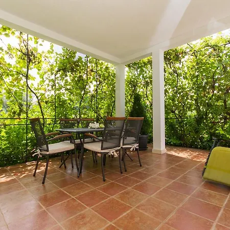Apartment Lorenzo Trogir Exterior photo
